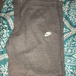 Women’s Nike Sweatpants Size M
